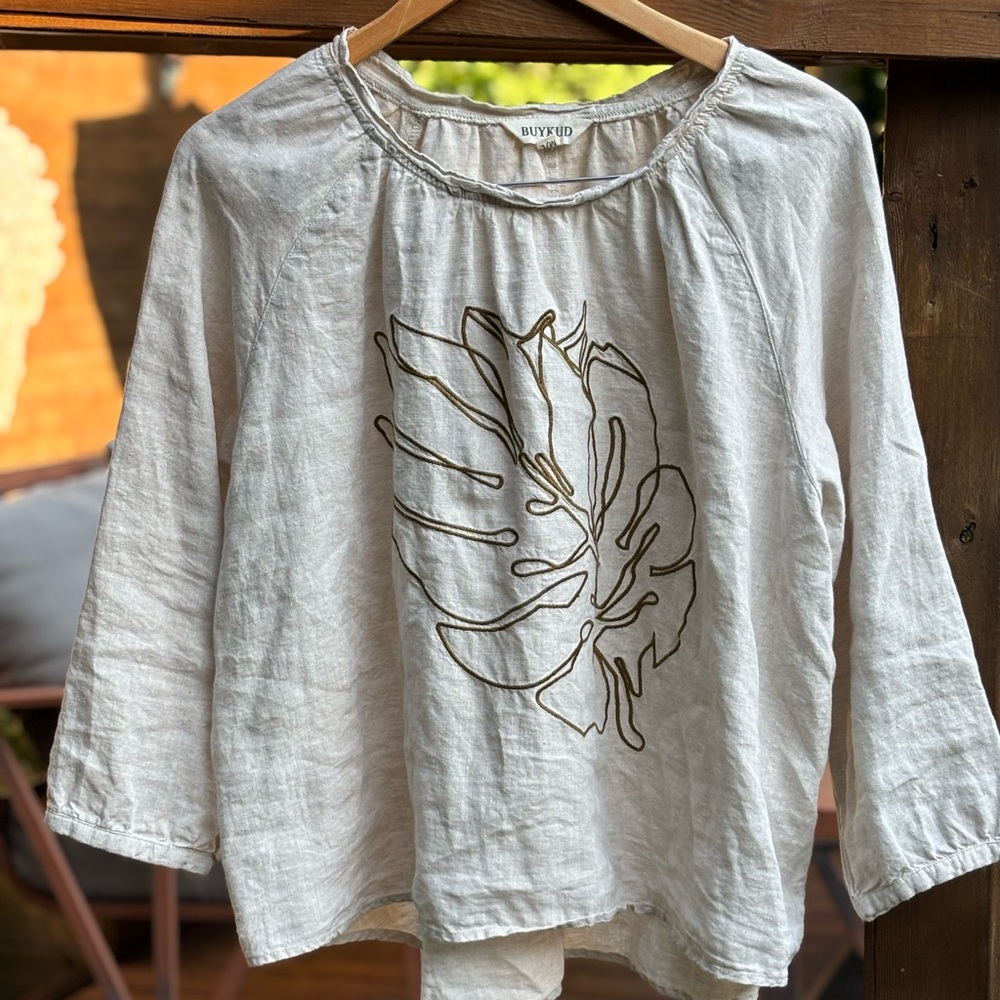 Linen Cream Top with Leaf Design, Monstera Leaf blouse, lightweight neutral top